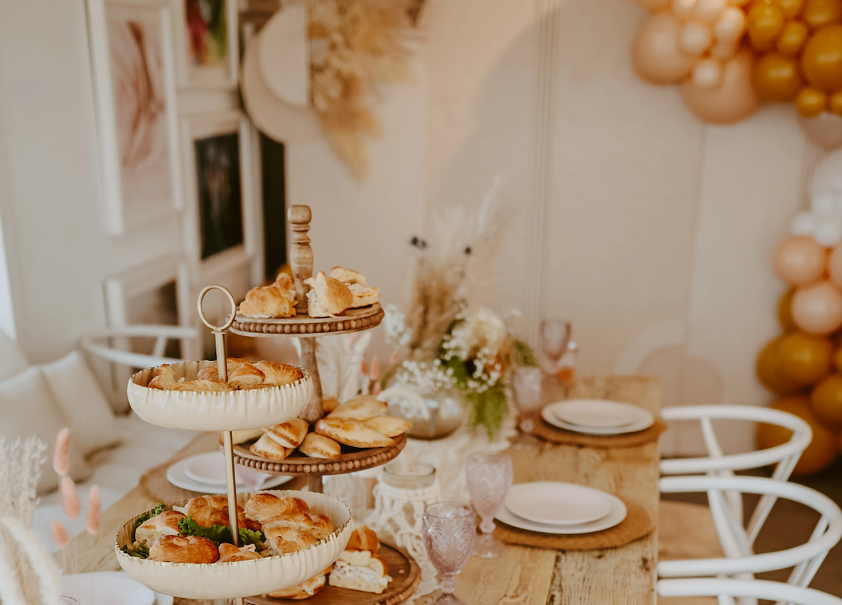 Baby Shower Etiquette: Answering the Awkward Questions hero image